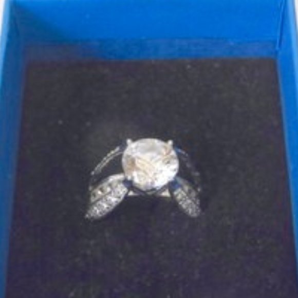 Victoria Wieck Jewelry - Victoria Wieck 14 Carat White Gold Absolute Solitaire w/Baguettes Size 8